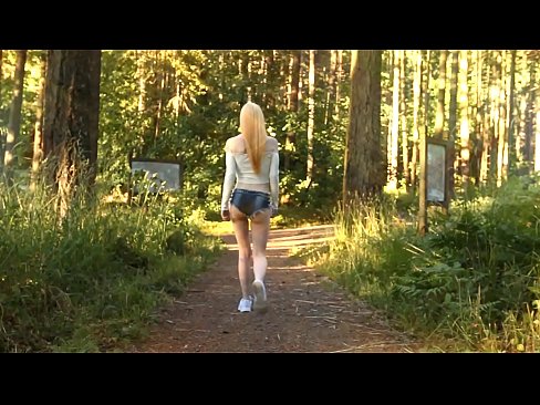 ❤️ Lijepa žena se kreće polako, a ne goli video Analni porno na hr.dewporn.ru ❤