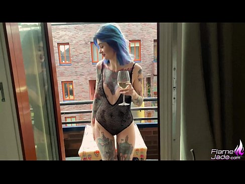 ❤️ Sjajna djevojka siše s gutljajem i strastveno jebe pod otvorenim nebom Analni porno na hr.dewporn.ru ❤